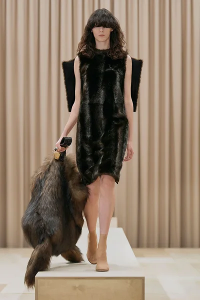 Look 19